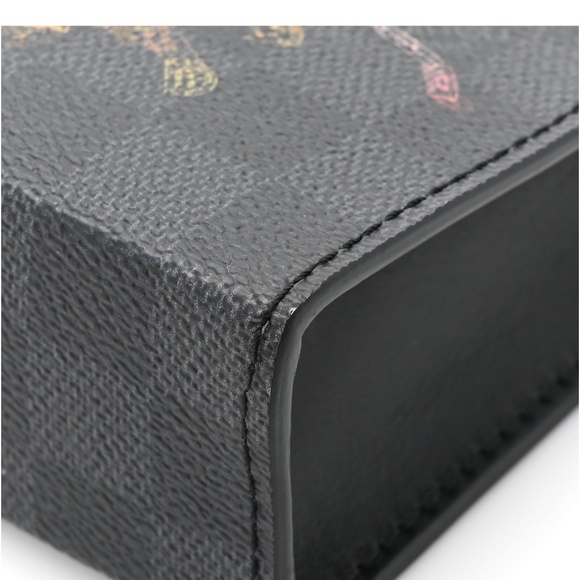 Louis Vuitton Limited Edition Wild Animals Wearable Wallet – Pre-Loved - Picture 10 of 14